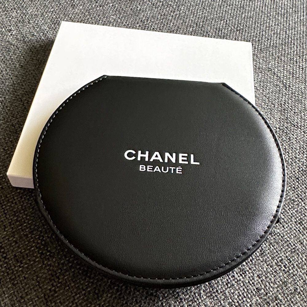 NEW CHANEL Black Cosmetic Beauty Makeup Magnifying Mirror with Box (VIP Gift) - Picture 7 of 7